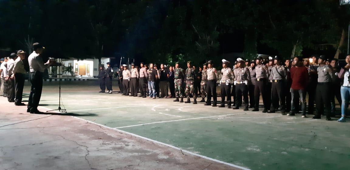 Personil Gabungan Polres Mabar Brimob dan TNI Labuan Bajo Laksanakan Patroli Bersama Amankan Wilayah Manggarai Barat