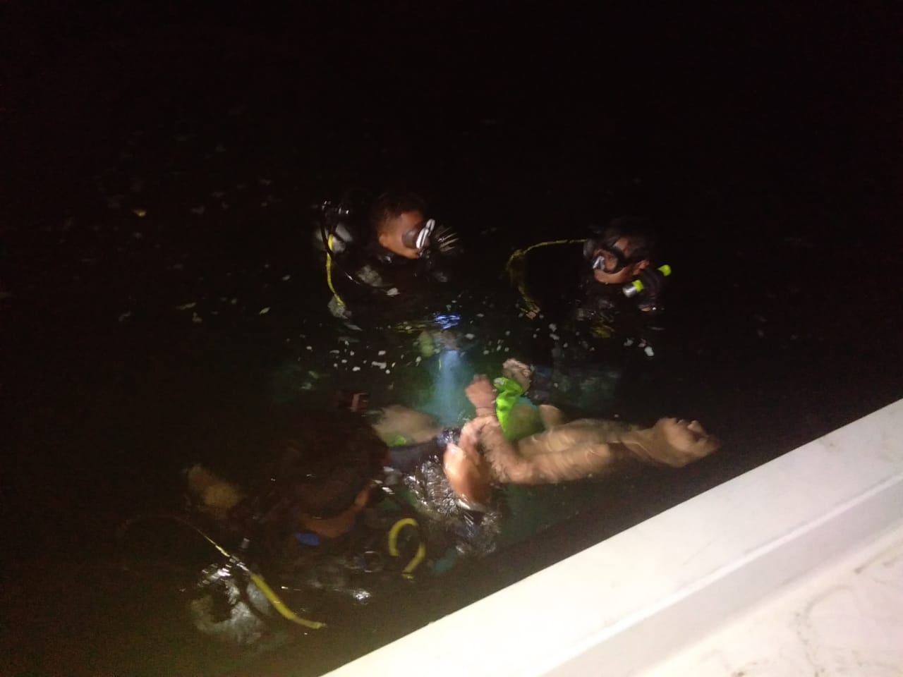 KP3 Laut Labuan Bajo Bantu Temukan Korban Tenggelam