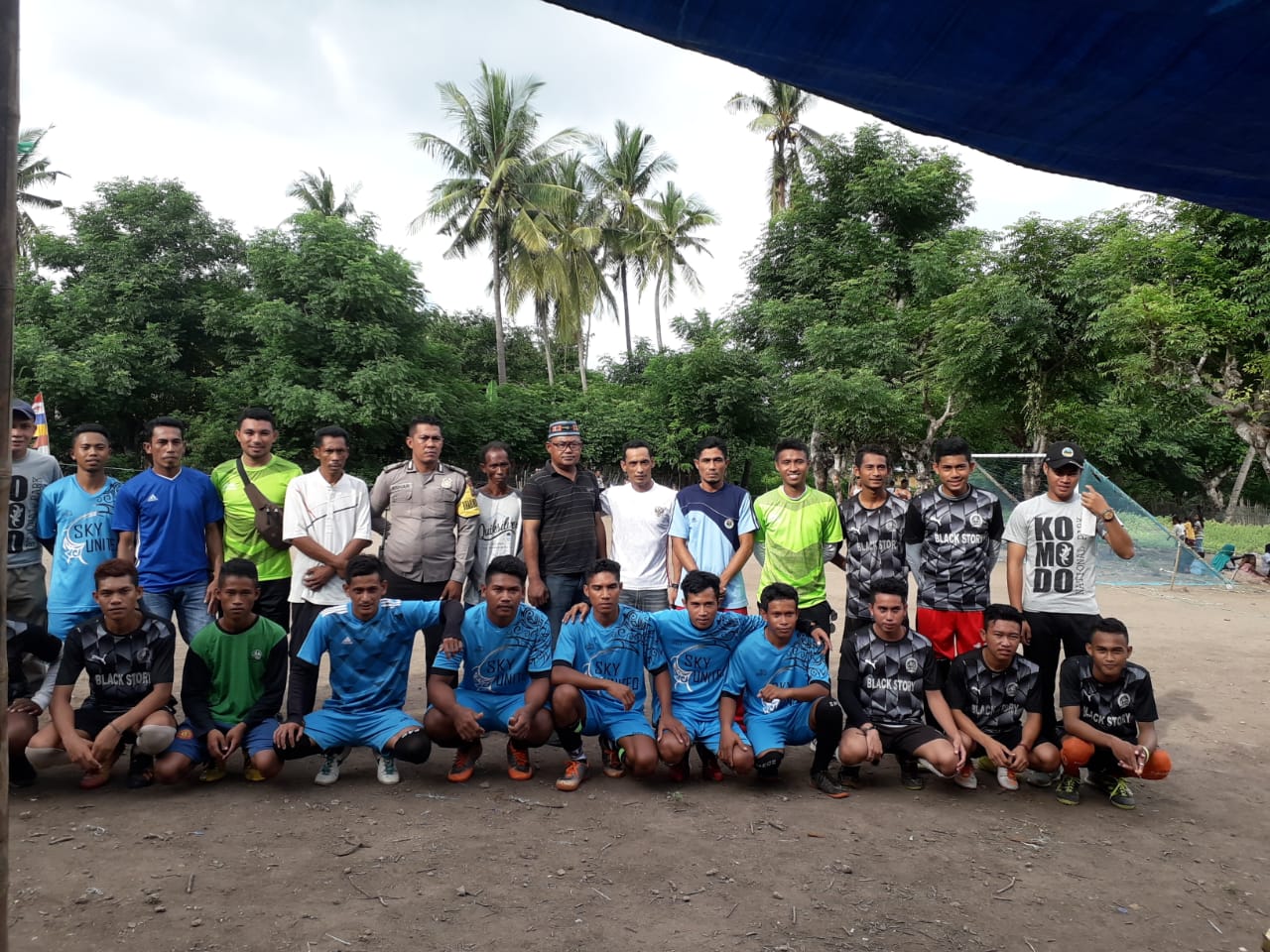 Bhabinkamtibmas Desa Komodo Hadiri Pembukaan Turnamen Futsal