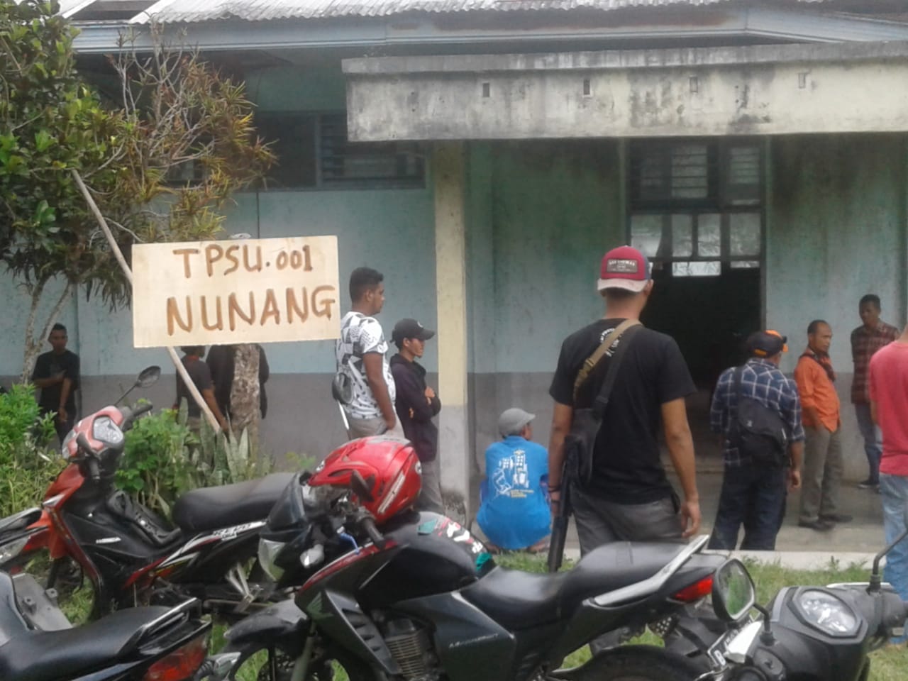 Personel Gabungan Jaga Ketat PSU di Kecamatan Sano Nggoang