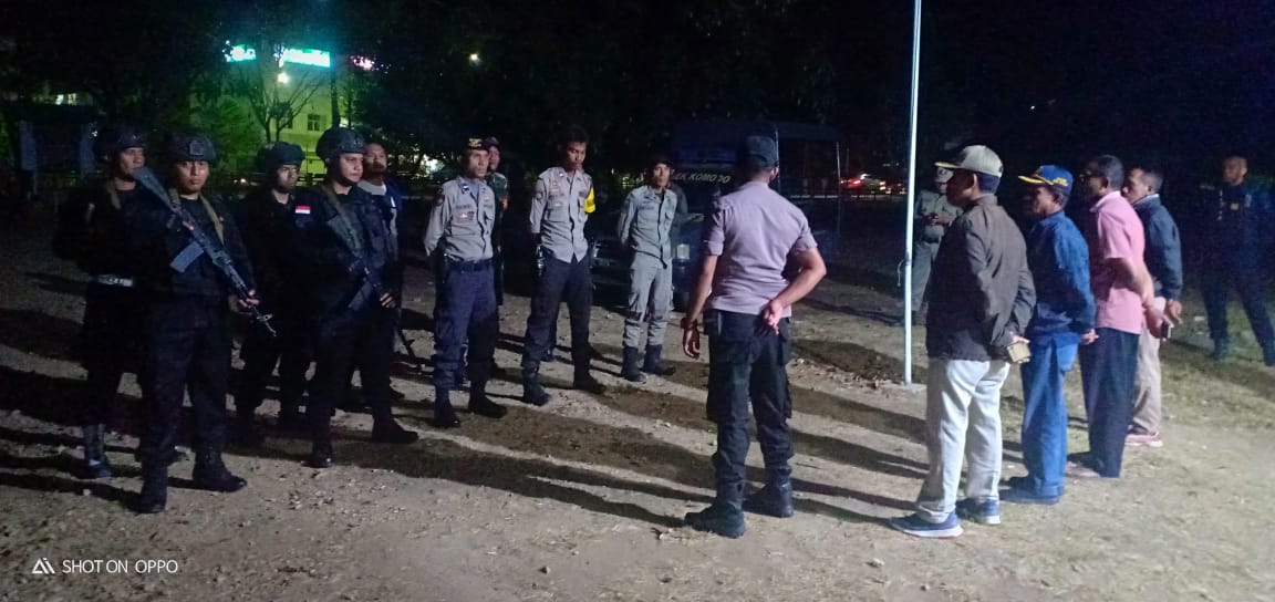 Bhabinkamtibmas Wae Kelambu Gabung Kapolsek Komodo Lakukan Patroli Malam