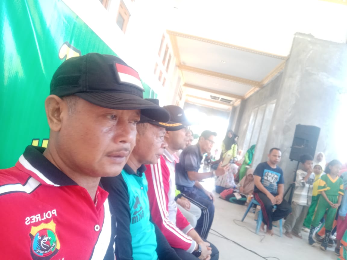 Kasat Narkoba Polres Mabar Bantu Persiapan Jamaah Haji Kabupaten Mabar 2019